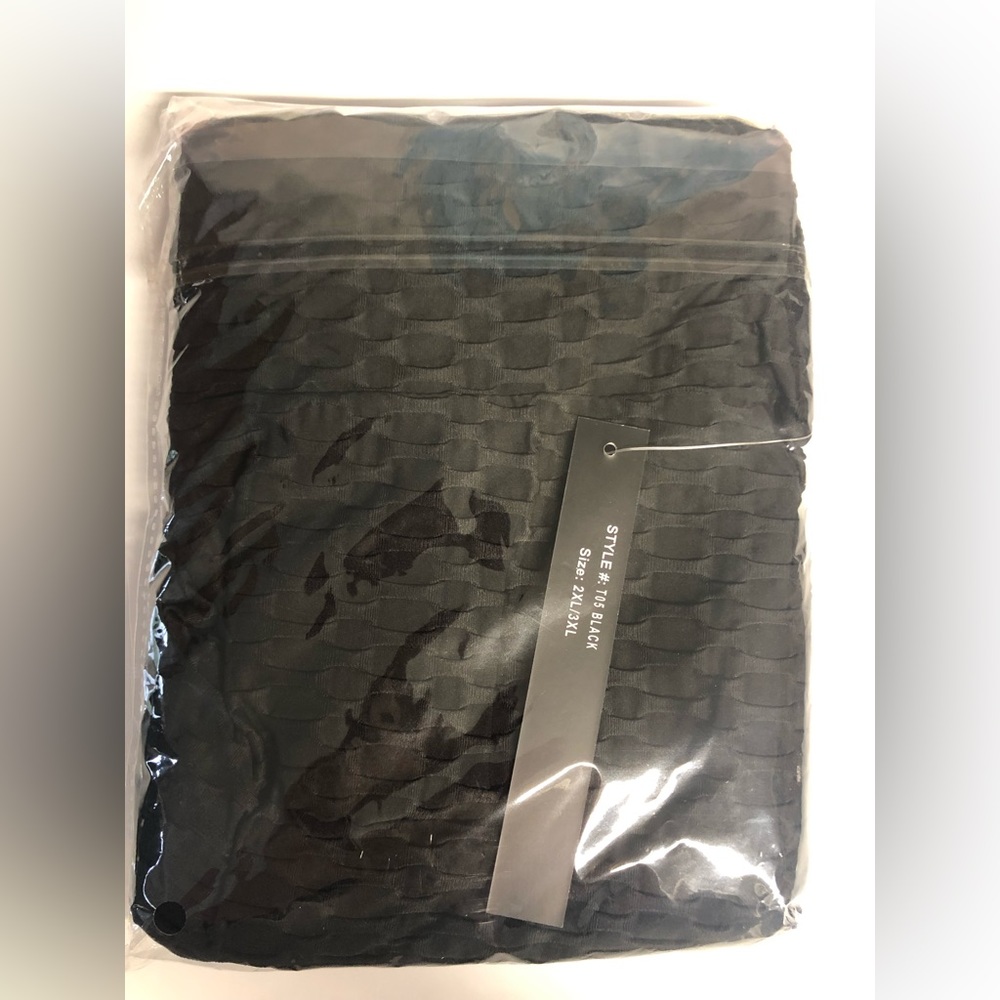TikTok Black Leggings 
Honeycomb, Booty Lifting & Hide Cellulite
Size 2X/3X
New